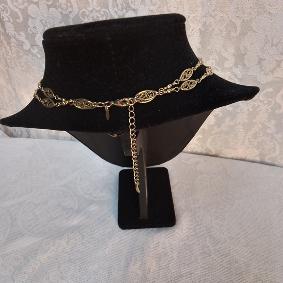 Avon goldtone double chain and pendant with dangles necklace - Picture 6 of 6